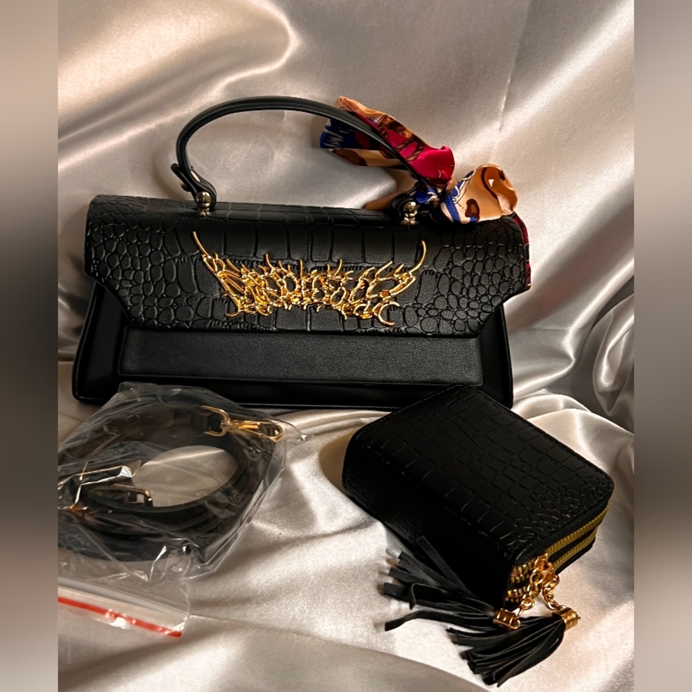 Elegant Black Croc-Embossed Handbag Set